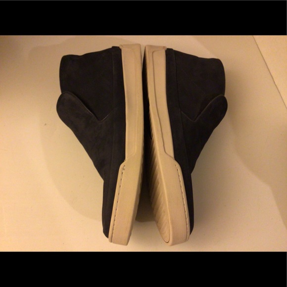 John Varvasto men’s blue suede slip on shoes - Picture 5 of 7